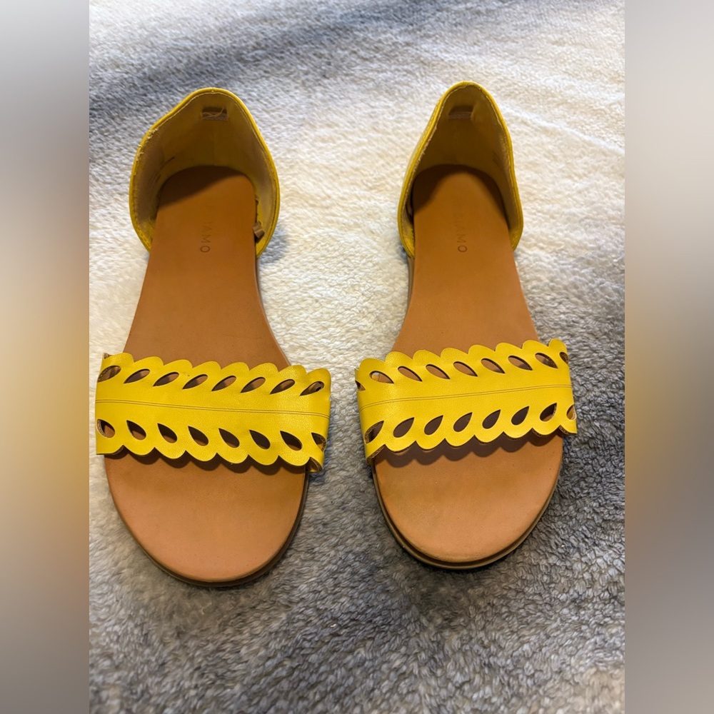 Andiamo‎ Mustard Yellow Open Toe Flats Scalloped Cut-Out Sandals Shoes Flats 9